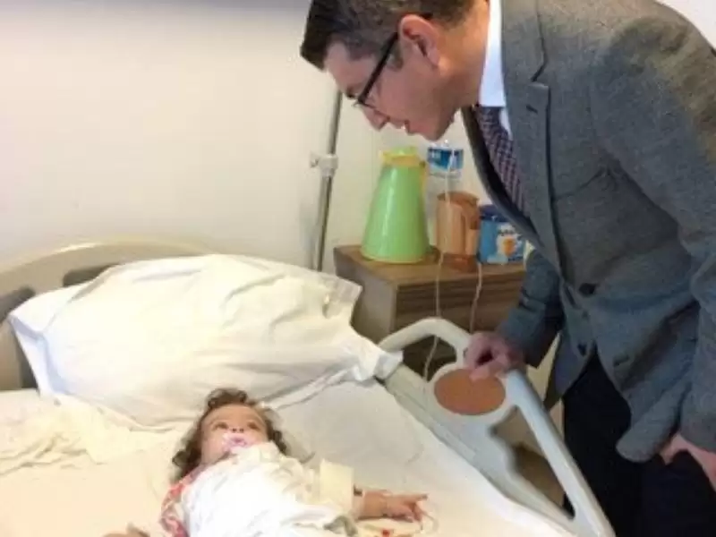 SağlıkAktüel/ Altı aylık bebeğin böbreğinden taş çıktı