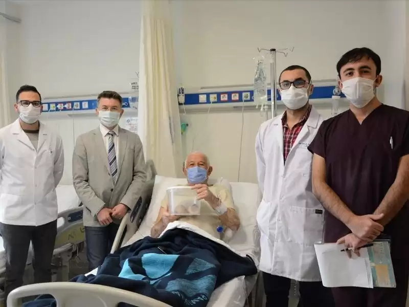 PAÜ Haber/ Mesaneden Çıkan Taşlar Boyutları İle Şaşkınlık Yarattı